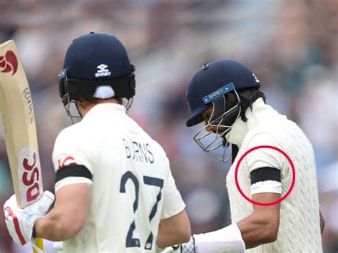 why are england cricketers wearing armbands